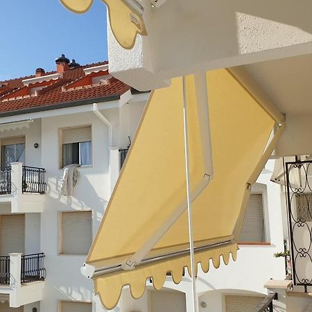 Condominio Ariazzurra S. Bart. サン・バルトロメーオ・アル・マーレ エクステリア 写真