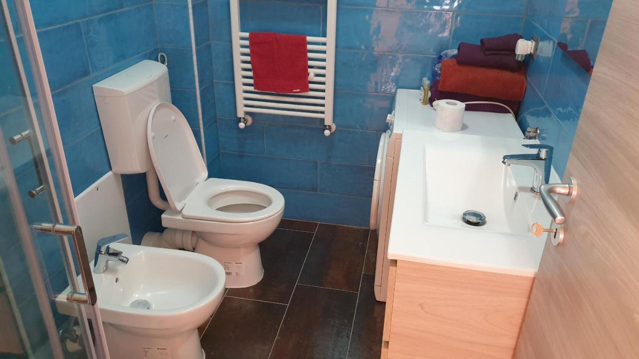 Condominio Ariazzurra S. Bart. サン・バルトロメーオ・アル・マーレ エクステリア 写真