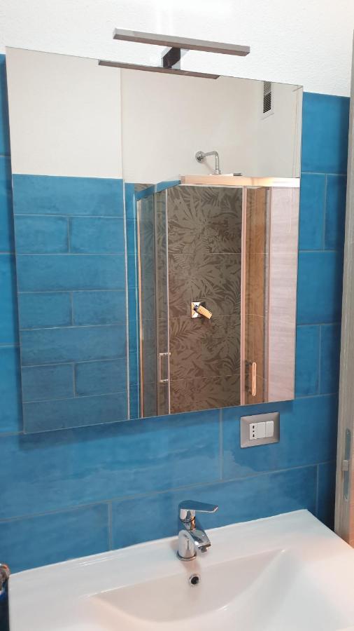 Condominio Ariazzurra S. Bart. サン・バルトロメーオ・アル・マーレ エクステリア 写真
