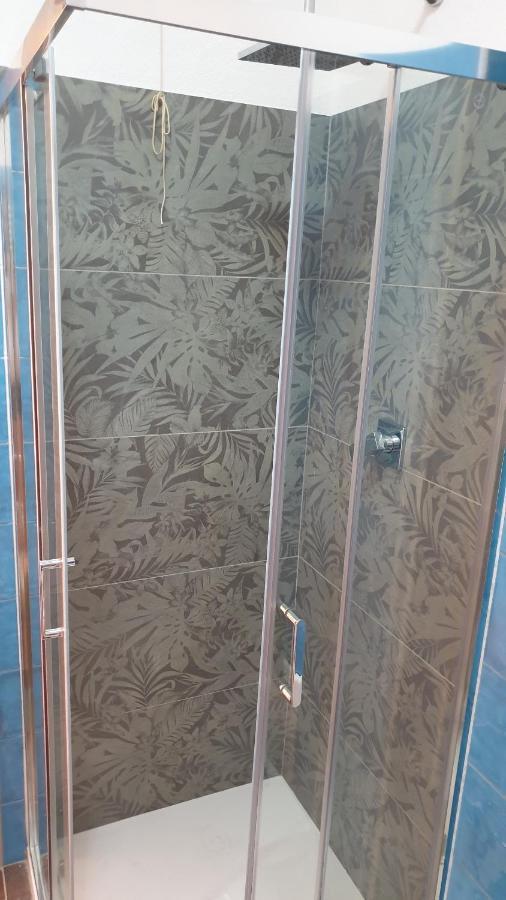 Condominio Ariazzurra S. Bart. サン・バルトロメーオ・アル・マーレ エクステリア 写真