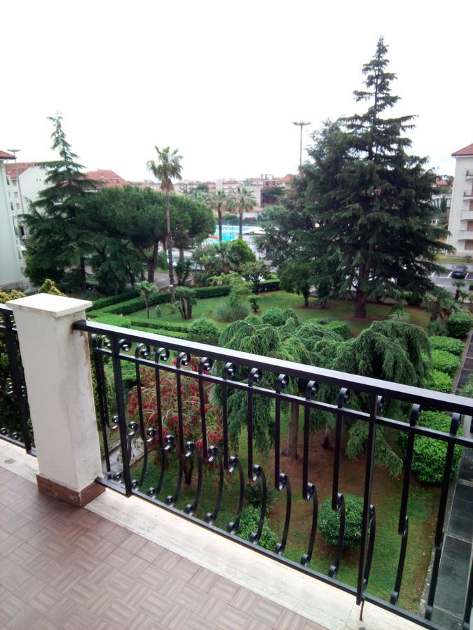 Condominio Ariazzurra S. Bart. サン・バルトロメーオ・アル・マーレ エクステリア 写真