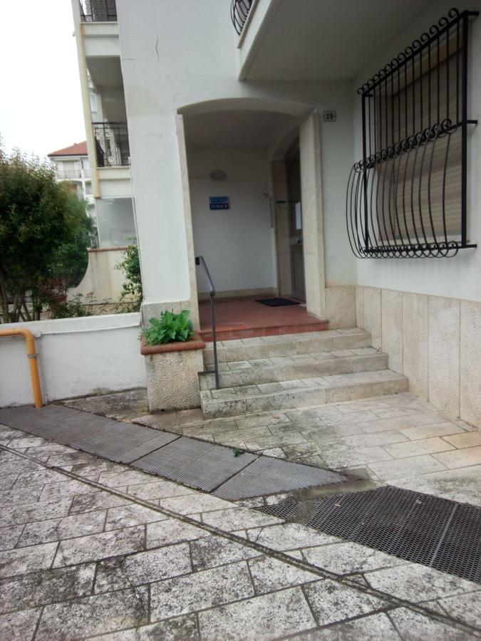 Condominio Ariazzurra S. Bart. サン・バルトロメーオ・アル・マーレ エクステリア 写真