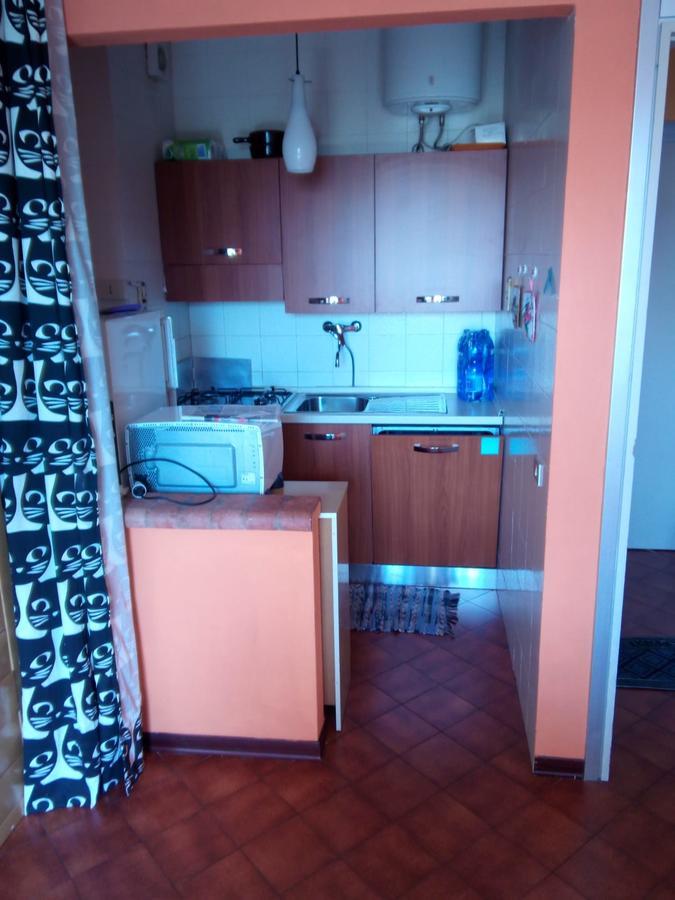 Condominio Ariazzurra S. Bart. サン・バルトロメーオ・アル・マーレ エクステリア 写真